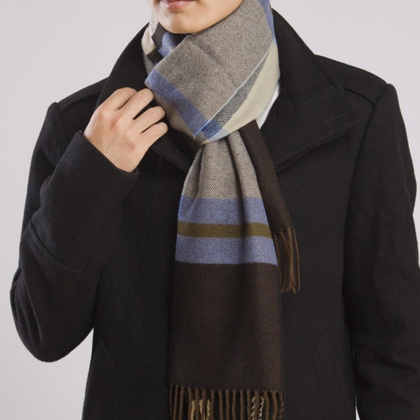 Кашемировый мужской шарф с пальто