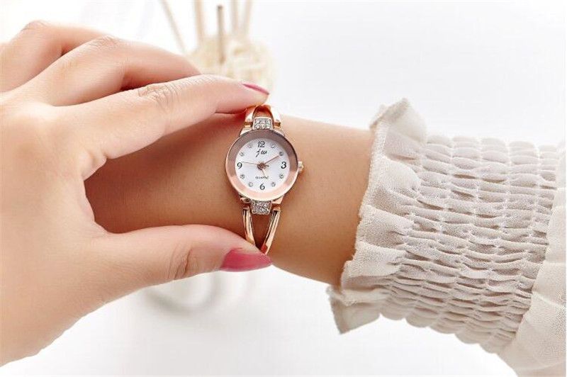 Красивые женские часы на руку фото