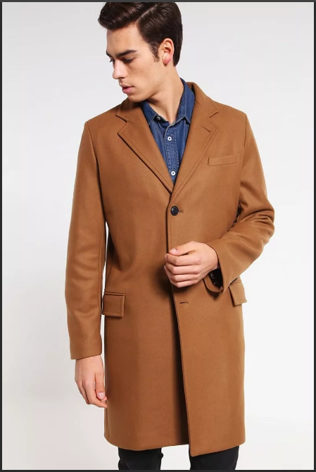 светло-коричневое мужское пальто 