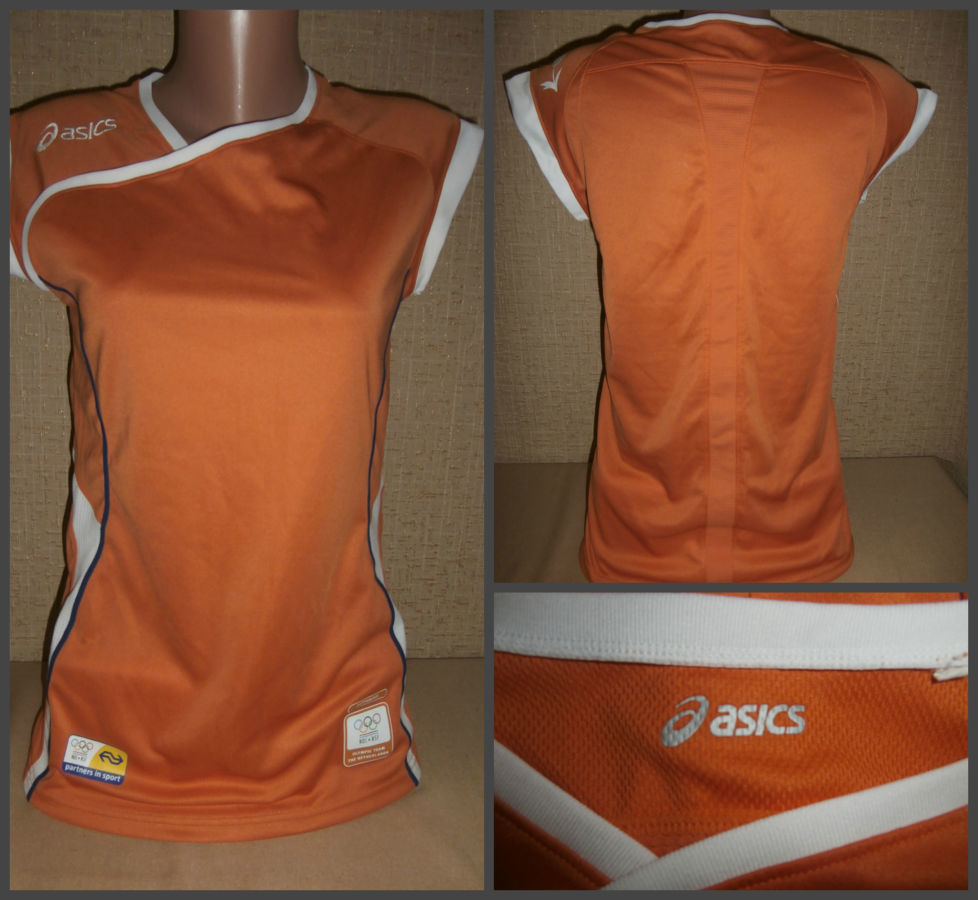 Спортивная футболка