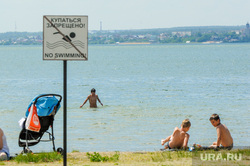 Обстановка на городском пляже «Восход» (путинский), на озере Смолино, во время эпидемии коронавируса. Челябинск