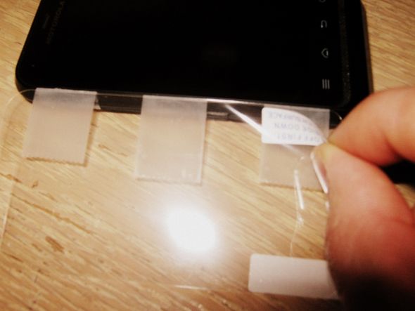 The Best Way To Apply a Screen Protector To Your Phone Or Tablet 2012 12 02 07