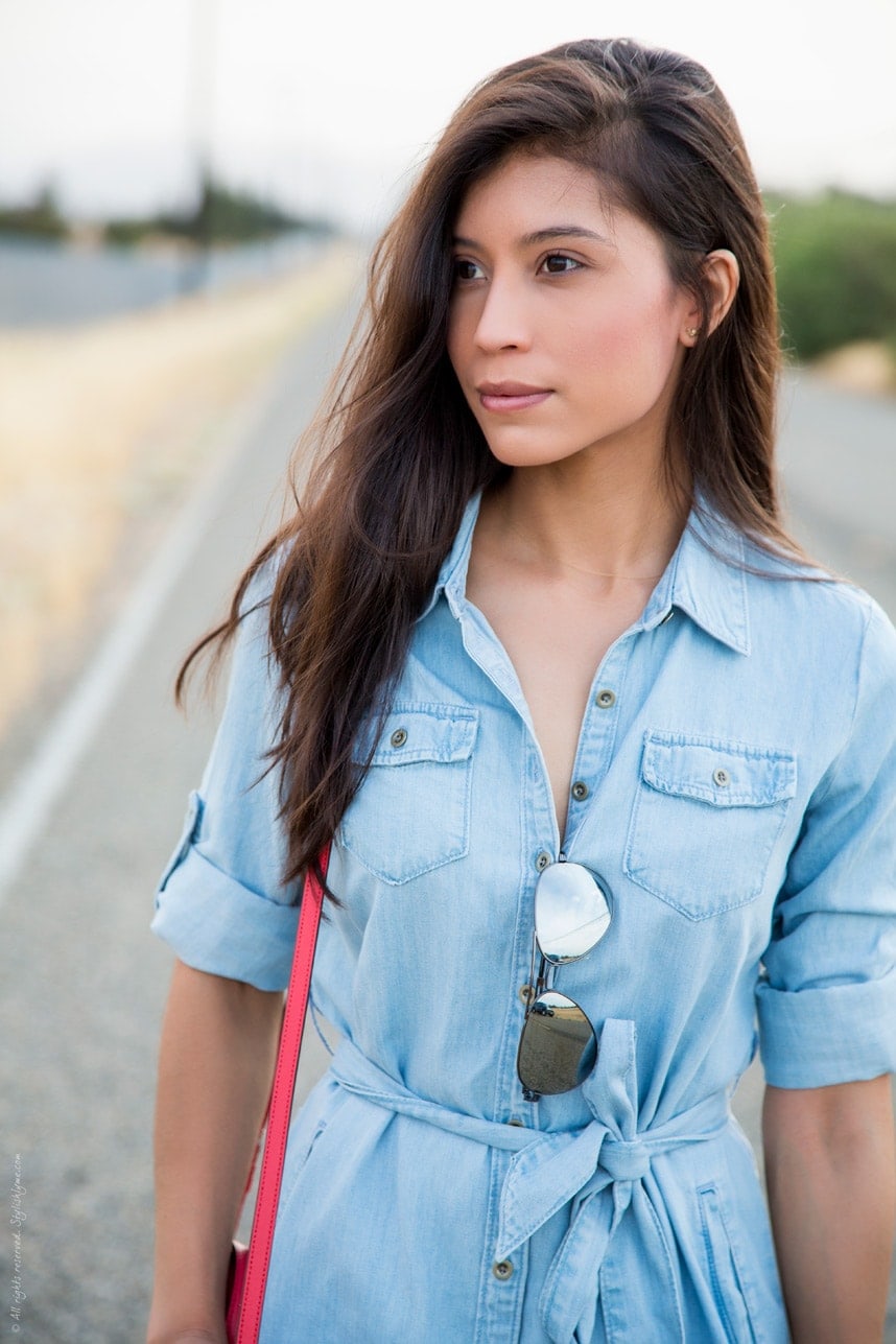 A casual summer chambray outfit - Visit Stylishlyme.com for more outfit photos and style tips